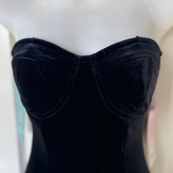 Strapless Velvet Mini with Faux Fur Trim - Picture 4 of 15